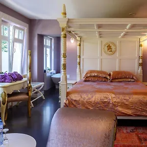 Saint-georges -located In The City Centre Of Bruges- ***** Bruges