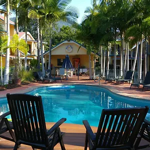 At Court 4* Airlie Beach