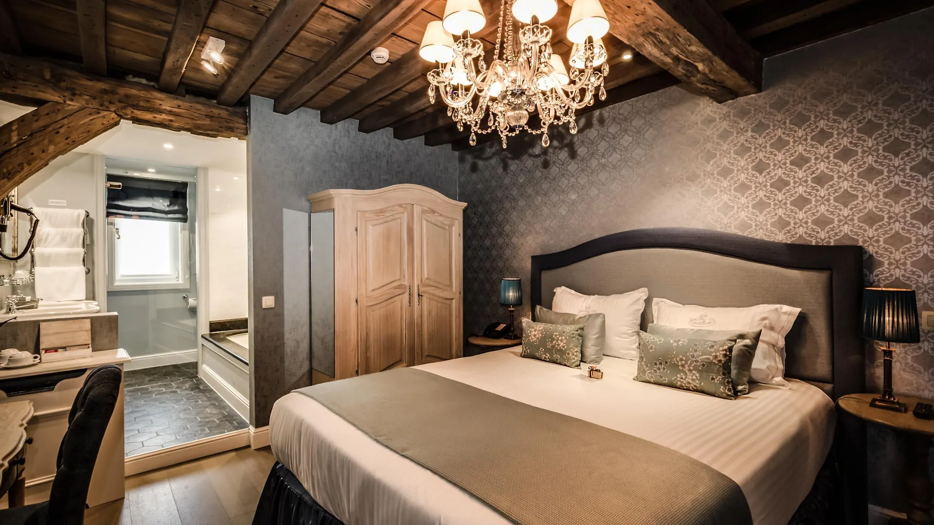 Luxury Boutique Hotel De Castillion Μπριζ